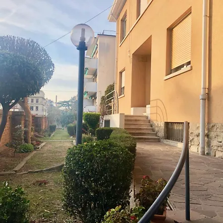 Appartamento Triestevillas Deamicis22 Residential Area 6 Guests *
